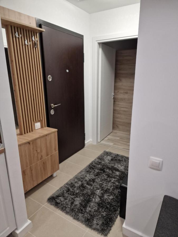 Ferienwohnung Golden Cosmopolis Cretuleasca Exterior foto